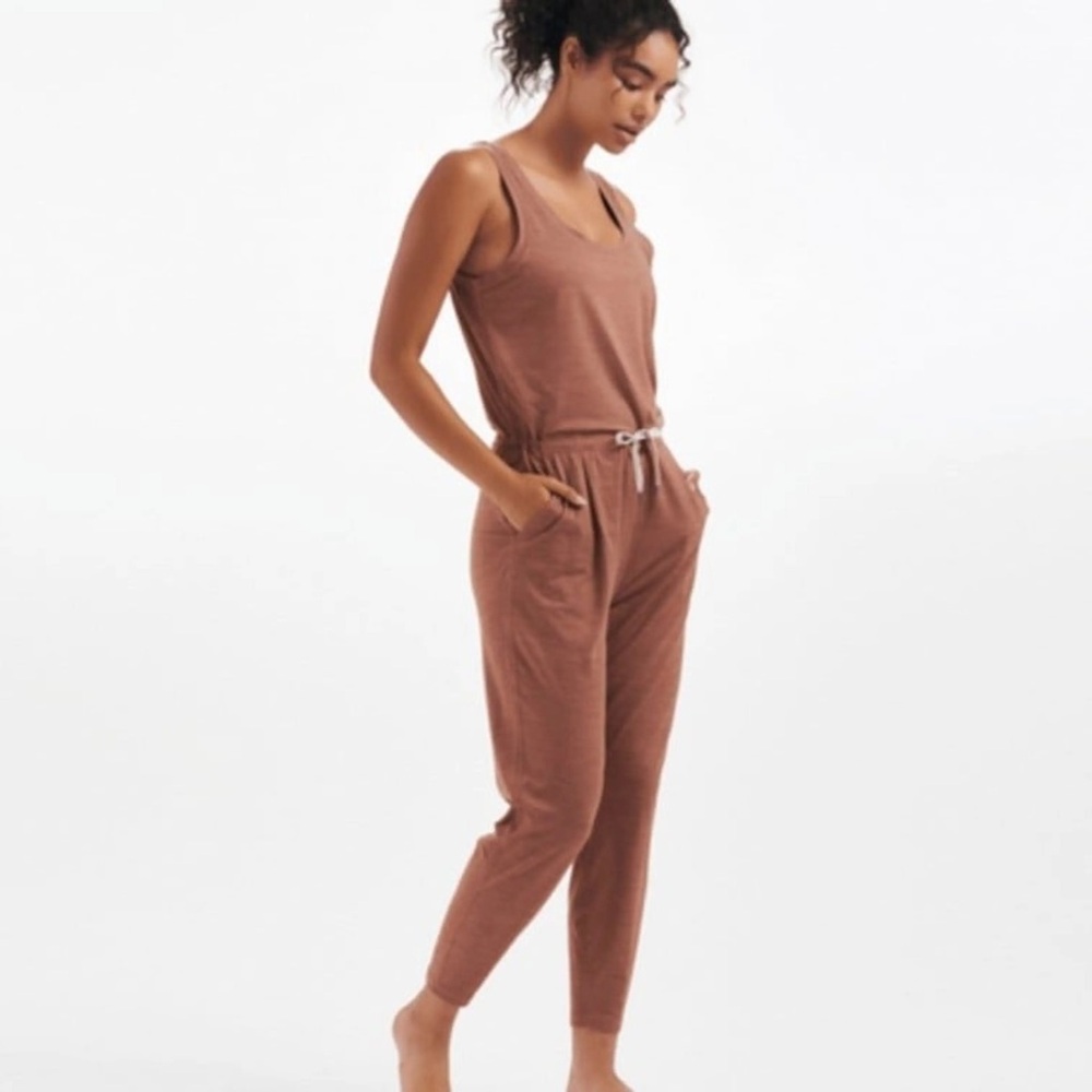 Vuori Lux Jumpsuit Size Large  Racerback Drawstring Waist